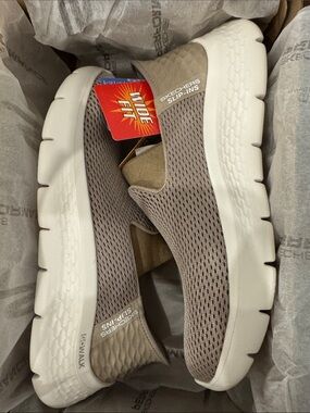 Skechers Slip-Ins Women’s Wide Feet Taupe Mesh Slip-On Memory Foam Shoe